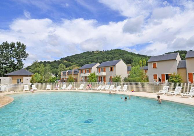 T3 La Savane Saint Geniez D'Olt 2 Piscines Chauffees Dans Une Charmante Residence De Vacances Экстерьер фото